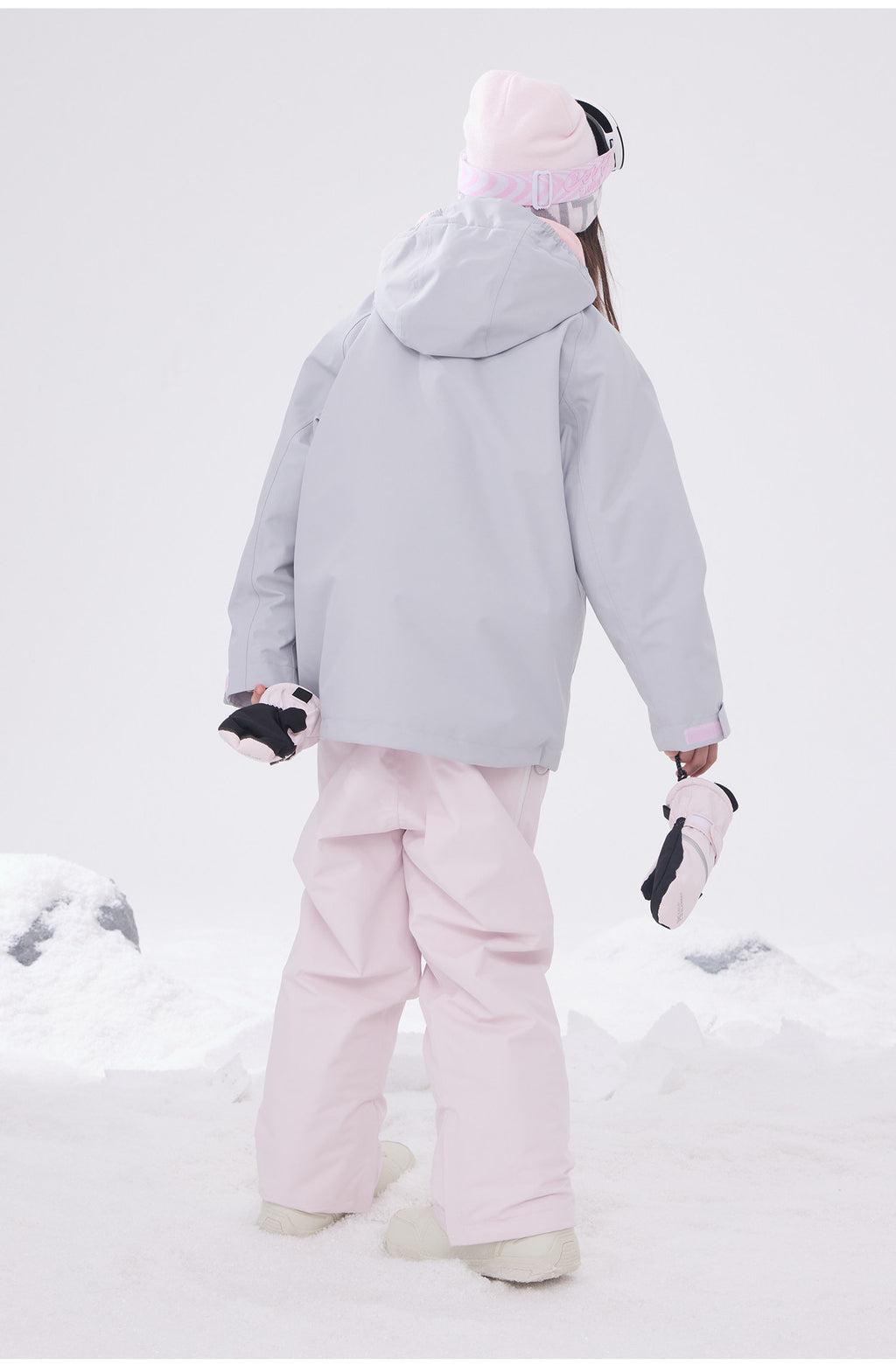 Child in the Kids' 3L shell ski jacket with snow pants