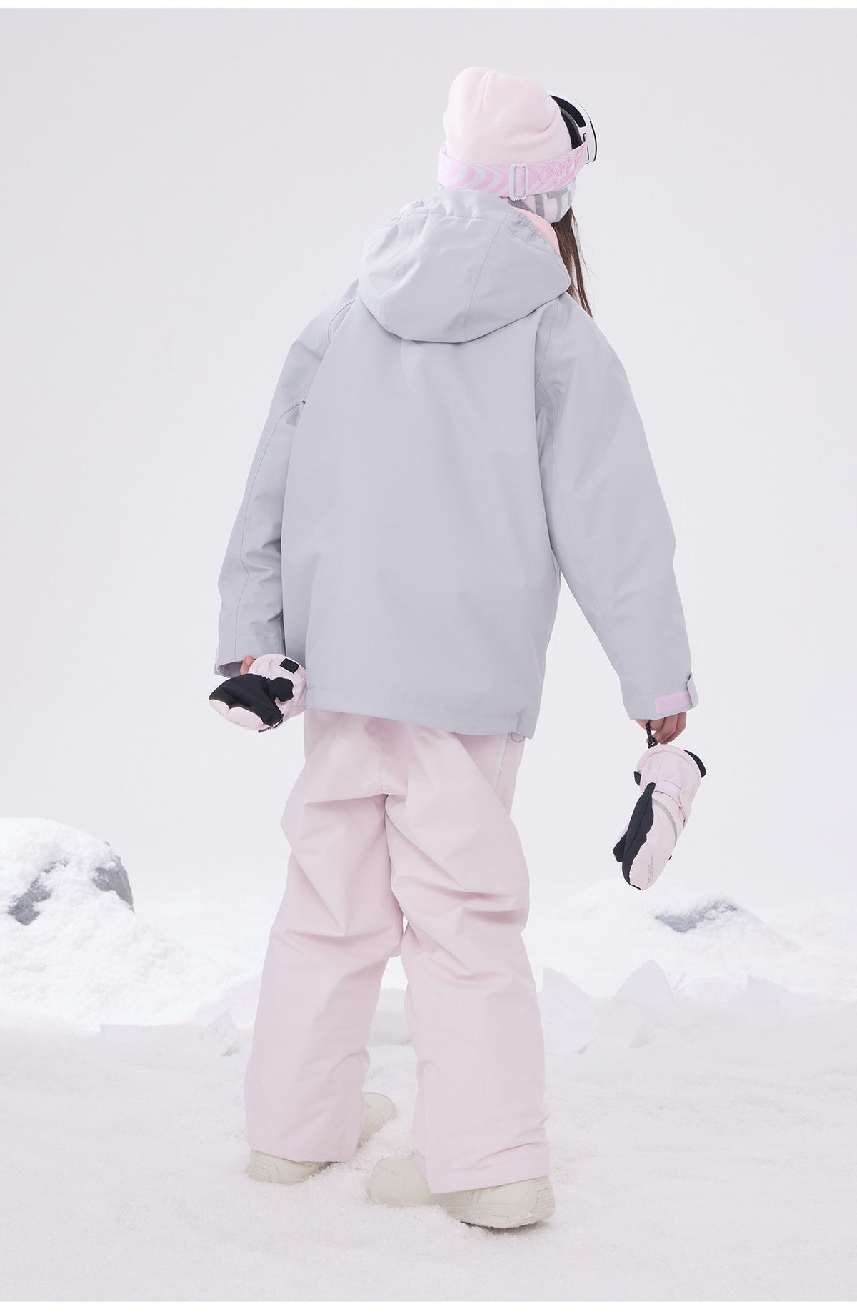 Child in the Kids' 3L shell ski jacket with snow pants