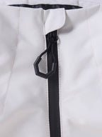 zipper pull detail