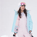 Girl wearing the Kids' 3L shell ski jacket in winter